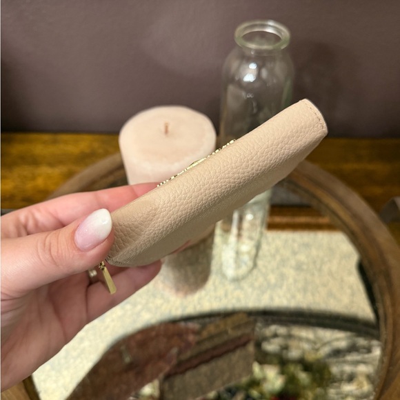 ‼️SOLD ‼️ Michael Kors Scalloped Bicolor Pebble Leather Coin Card Case Wallet - Picture 9 of 9